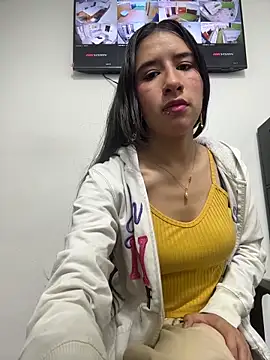 Snapshot of LilyRossi_ chatting on May 2026 01:07:01 PM LilyRossi online show from May 2026 01:07:01 PM