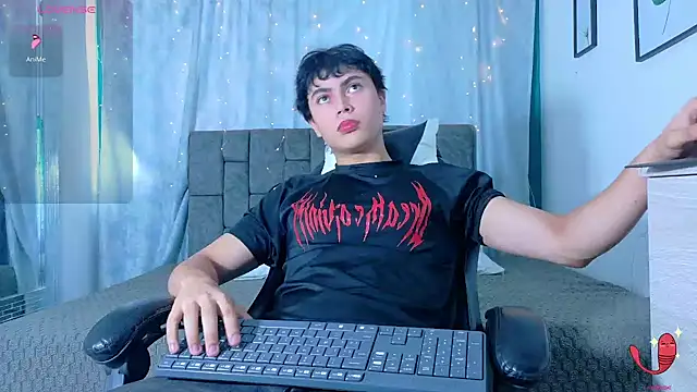 Snapshot of Dantekent chatting on June 2026 01:38:02 PM Dantekent online show from June 2026 01:38:02 PM