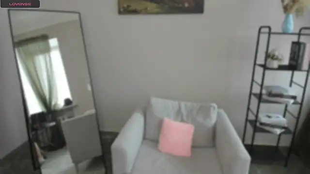 Snapshot of PeiLoynd chatting on March 2026 08:14:02 AM PeiLoynd online show from March 2026 08:14:02 AM