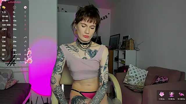 Snapshot of Angie_CandyCat chatting on April 2026 04:32:01 PM Angie CandyCat online show from April 2026 04:32:01 PM