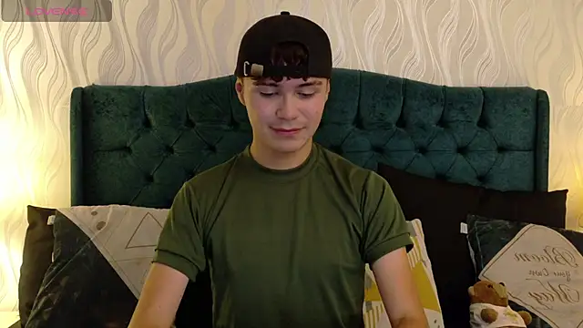 Crush Nier online show from March 2026 07:53:02 PM