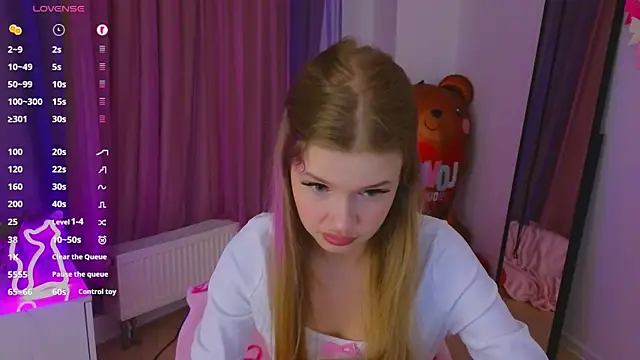 Snapshot of belrinaa chatting on April 2026 08:53:02 PM belrinaa online show from April 2026 08:53:02 PM