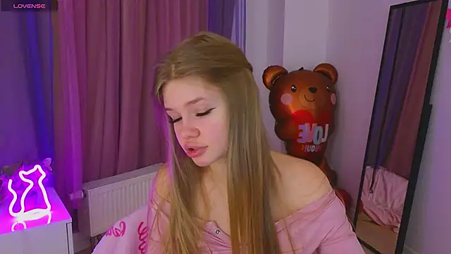 Snapshot of belrinaa chatting on April 2026 09:09:02 PM belrinaa online show from April 2026 09:09:02 PM