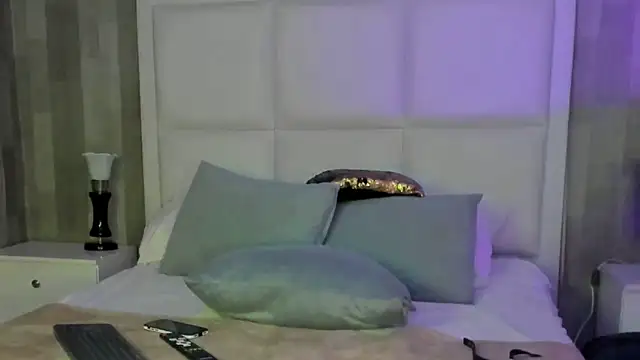 Snapshot of CaliferAndAurora chatting on March 2026 04:24:02 PM CaliferAndAurora online show from March 2026 04:24:02 PM