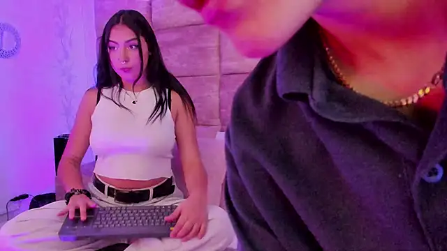 Snapshot of CaliferAndAurora chatting on March 2026 03:44:01 AM CaliferAndAurora online show from March 2026 03:44:01 AM