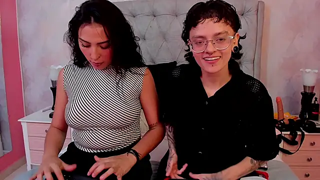 Snapshot of CaliferAndAurora chatting on June 2026 03:29:02 AM CaliferAndAurora online show from June 2026 03:29:02 AM
