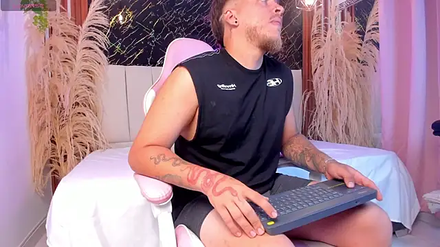 Snapshot of keane_lee_ chatting on March 2026 12:17:02 PM keane lee online show from March 2026 12:17:02 PM