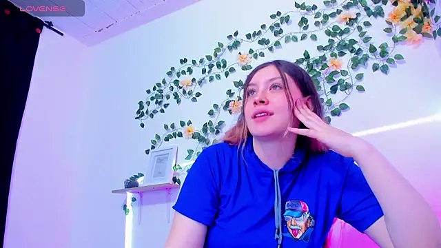 Snapshot of violeta_cutee chatting on March 2026 01:16:02 PM violeta cutee online show from March 2026 01:16:02 PM