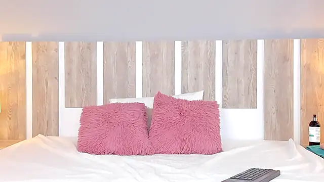 Snapshot of EmilySearss chatting on March 2026 07:53:02 PM EmilySearss online show from March 2026 07:53:02 PM