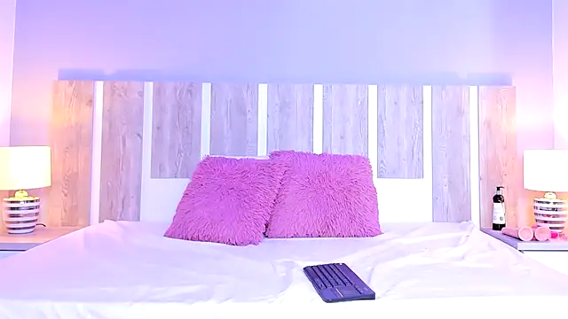 Snapshot of EmilySearss chatting on March 2026 08:52:01 PM EmilySearss online show from March 2026 08:52:01 PM