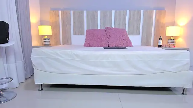 Snapshot of EmilySearss chatting on March 2026 07:25:01 PM EmilySearss online show from March 2026 07:25:01 PM