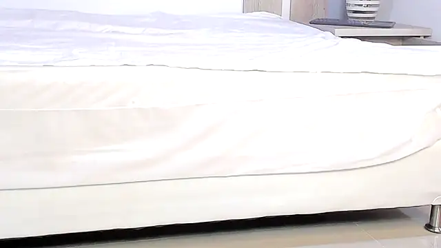 Snapshot of EmilySearss chatting on April 2026 07:00:01 PM EmilySearss online show from April 2026 07:00:01 PM