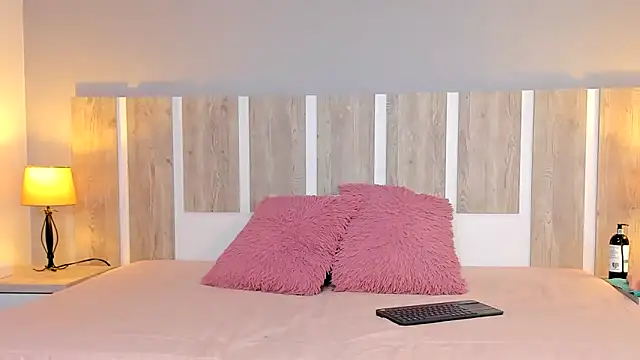 Snapshot of EmilySearss chatting on April 2026 07:22:02 PM EmilySearss online show from April 2026 07:22:02 PM