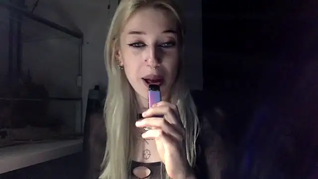 Snapshot of EmmyWet chatting on March 2026 07:17:01 PM EmmyWet online show from March 2026 07:17:01 PM