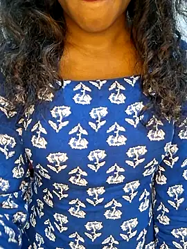 Snapshot of Akni_ chatting on April 2026 06:05:02 PM Akni online show from April 2026 06:05:02 PM