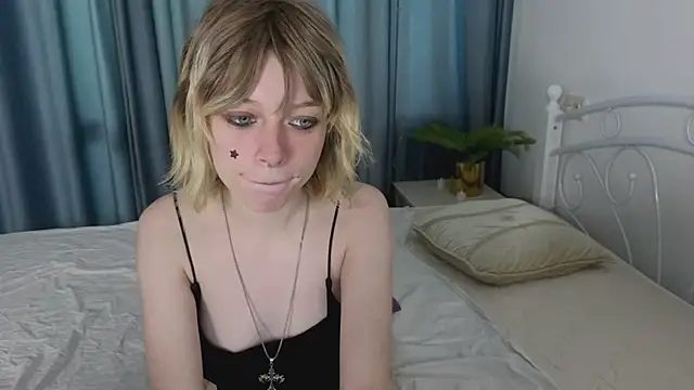 MollySally online show from May 2026 04:18:01 AM