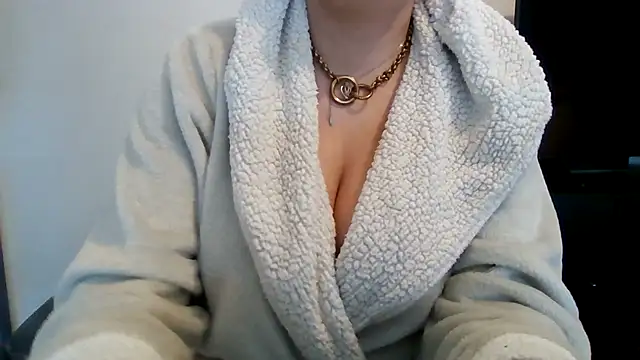 Snapshot of StaceyXOXO chatting on April 2026 10:30:01 AM StaceyXOXO online show from April 2026 10:30:01 AM