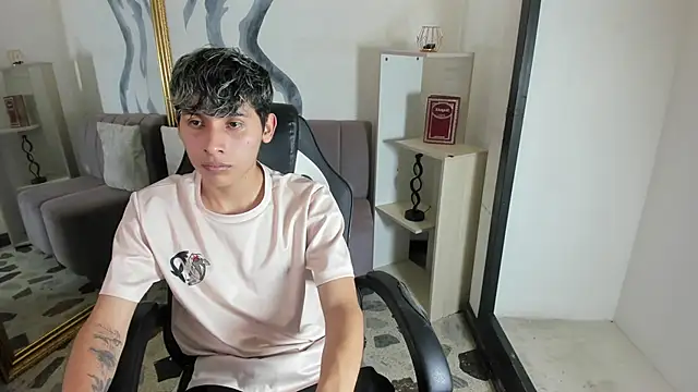 DeilanWolf online show from March 2026 05:42:01 AM