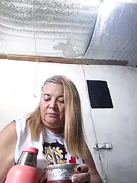 Snapshot of momismilf544 chatting on April 2026 03:44:01 PM momismilf544 online show from April 2026 03:44:01 PM