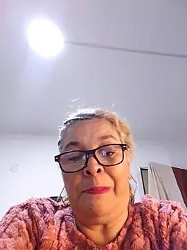 Snapshot of momismilf544 chatting on April 2026 05:36:02 AM momismilf544 online show from April 2026 05:36:02 AM