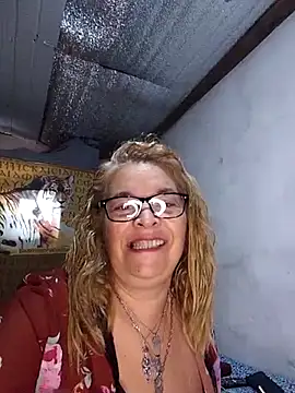 Snapshot of momismilf544 chatting on May 2026 02:22:01 PM momismilf544 online show from May 2026 02:22:01 PM