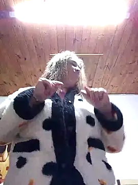 Snapshot of momismilf544 chatting on May 2026 05:01:02 AM momismilf544 online show from May 2026 05:01:02 AM