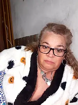 Snapshot of momismilf544 chatting on May 2026 08:54:01 AM momismilf544 online show from May 2026 08:54:01 AM