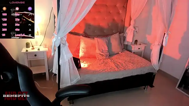 Snapshot of Raven_Dooll chatting on March 2026 08:25:02 PM Raven Dooll online show from March 2026 08:25:02 PM