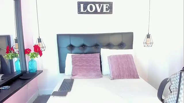 Snapshot of KatallelaMurillo chatting on April 2026 12:28:02 PM KatallelaMurillo online show from April 2026 12:28:02 PM