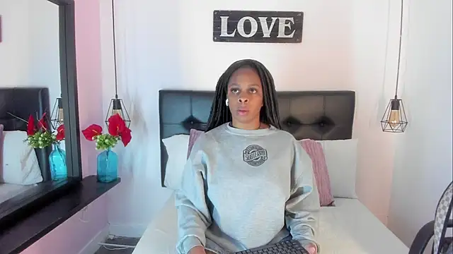 Snapshot of KatallelaMurillo chatting on April 2026 11:41:01 AM KatallelaMurillo online show from April 2026 11:41:01 AM