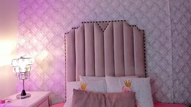 Snapshot of mika_doll chatting on March 2026 03:17:01 AM mika doll online show from March 2026 03:17:01 AM