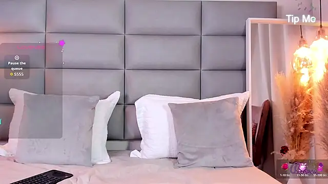 Snapshot of miss-ross chatting on March 2026 12:06:02 AM miss-ross online show from March 2026 12:06:02 AM