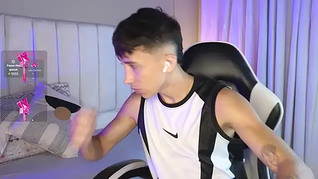 Snapshot of Rome_cortes chatting on March 2026 07:28:02 PM Rome cortes online show from March 2026 07:28:02 PM