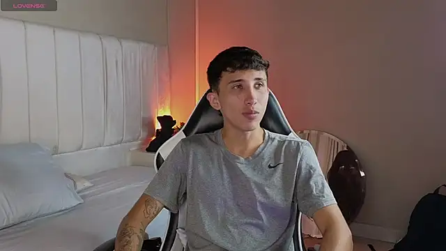 Snapshot of Rome_cortes chatting on April 2026 07:32:01 PM Rome cortes online show from April 2026 07:32:01 PM