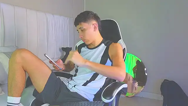 Snapshot of Rome_cortes chatting on April 2026 08:43:02 PM Rome cortes online show from April 2026 08:43:02 PM