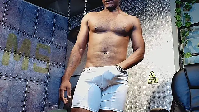 Snapshot of DarianWill18 chatting on February 2026 04:13:02 AM DarianWill18 online show from February 2026 04:13:02 AM