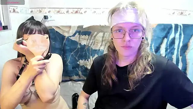 Snapshot of Laureles6667 chatting on April 2026 06:29:02 AM Laureles6667 online show from April 2026 06:29:02 AM