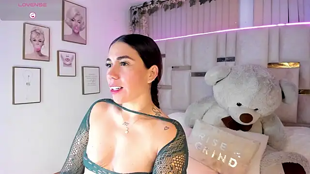 Hanna klover online show from April 2026 03:54:02 AM