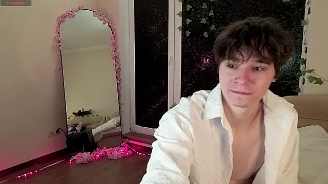 Snapshot of AnthonyCuutie chatting on March 2026 07:08:02 AM AnthonyCuutie online show from March 2026 07:08:02 AM