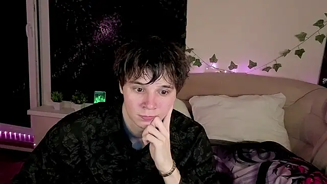 Snapshot of AnthonyCuutie chatting on April 2026 06:01:01 PM AnthonyCuutie online show from April 2026 06:01:01 PM