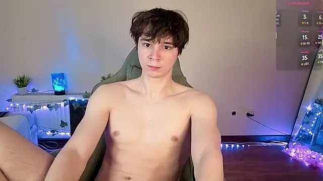 Snapshot of AnthonyCuutie chatting on May 2026 05:38:01 AM AnthonyCuutie online show from May 2026 05:38:01 AM
