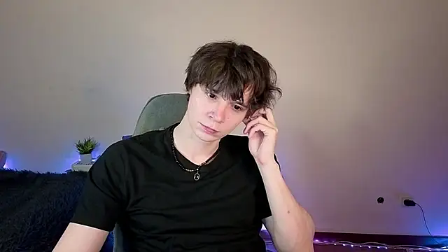 Snapshot of AnthonyCuutie chatting on June 2026 05:31:02 AM AnthonyCuutie online show from June 2026 05:31:02 AM