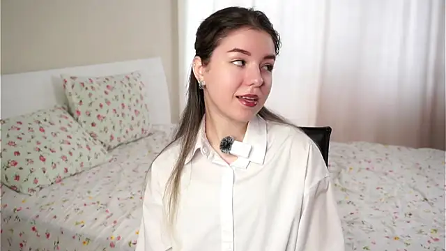 Snapshot of SmoggyWeek chatting on March 2026 09:38:02 AM SmoggyWeek online show from March 2026 09:38:02 AM