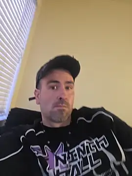 Snapshot of Biggbaddwulf7 chatting on April 2026 01:30:01 PM Biggbaddwulf7 online show from April 2026 01:30:01 PM