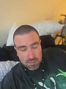 Snapshot of Biggbaddwulf7 chatting on April 2026 01:27:01 AM Biggbaddwulf7 online show from April 2026 01:27:01 AM