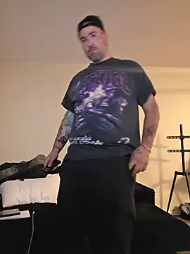 Snapshot of Biggbaddwulf7 chatting on April 2026 09:48:02 AM Biggbaddwulf7 online show from April 2026 09:48:02 AM