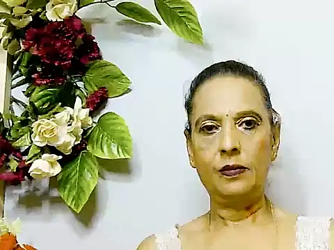 Snapshot of Hot_queen58 chatting on May 2026 04:09:01 AM Hot queen58 online show from May 2026 04:09:01 AM