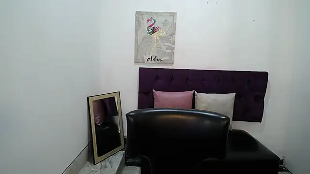 TomBoy Natali online show from March 2026 12:00:01 PM