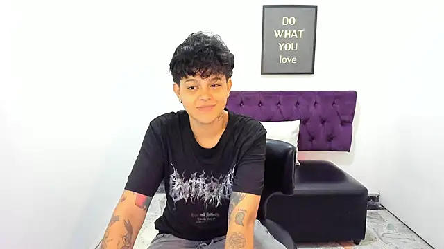 Snapshot of TomBoy_Natali chatting on May 2026 11:07:02 AM TomBoy Natali online show from May 2026 11:07:02 AM