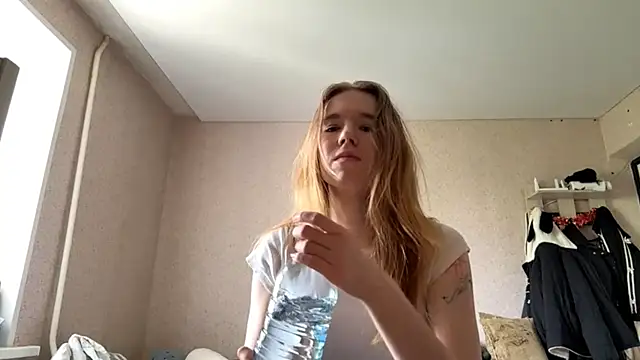 LeomaJee online show from May 2026 10:00:01 AM